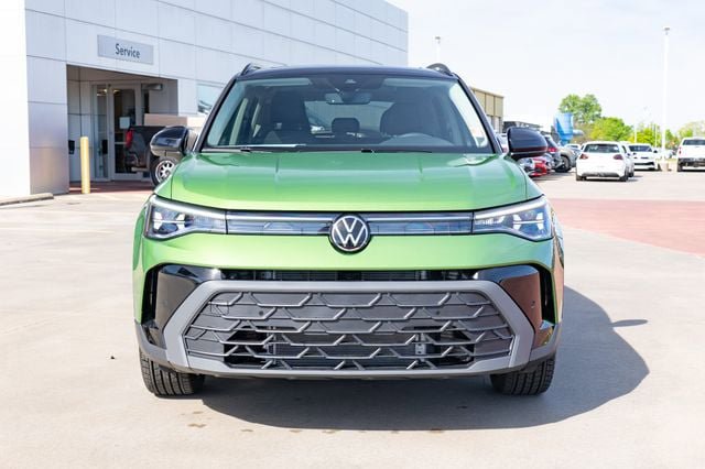 New 2026 Volkswagen Taos SE image 9