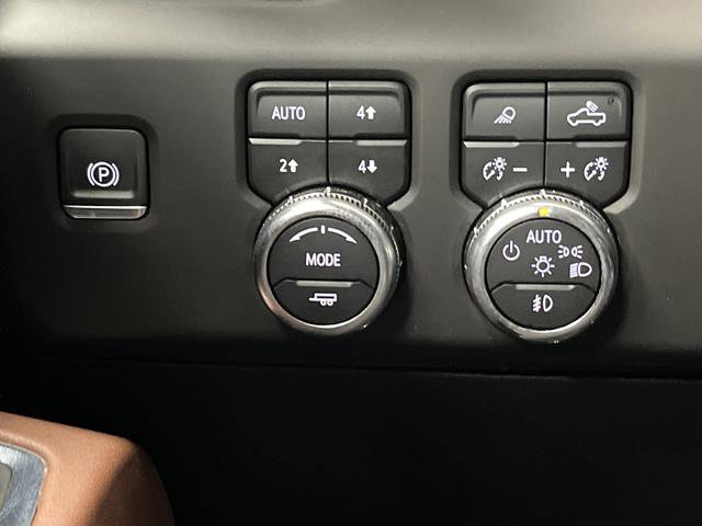 Used 2024 GMC Sierra 2500 Denali Ultimate w/ Snow Plow Prep/Camper Package image 27