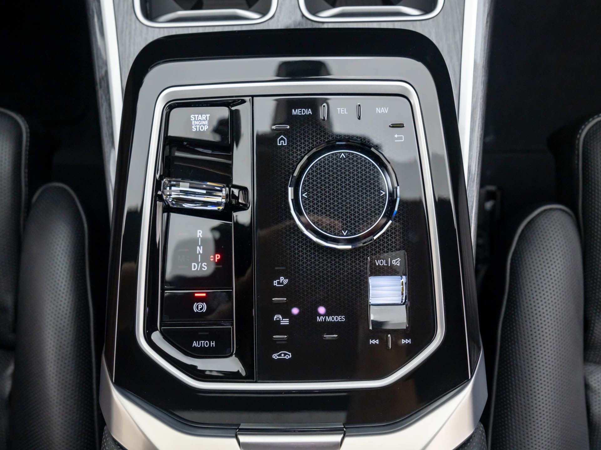 Used 2025 BMW 760i xDrive image 23