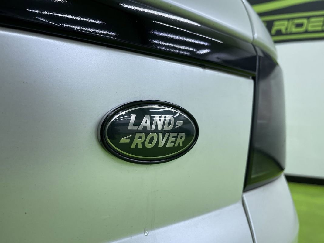 Used 2016 Land Rover Range Rover Sport HSE image 13