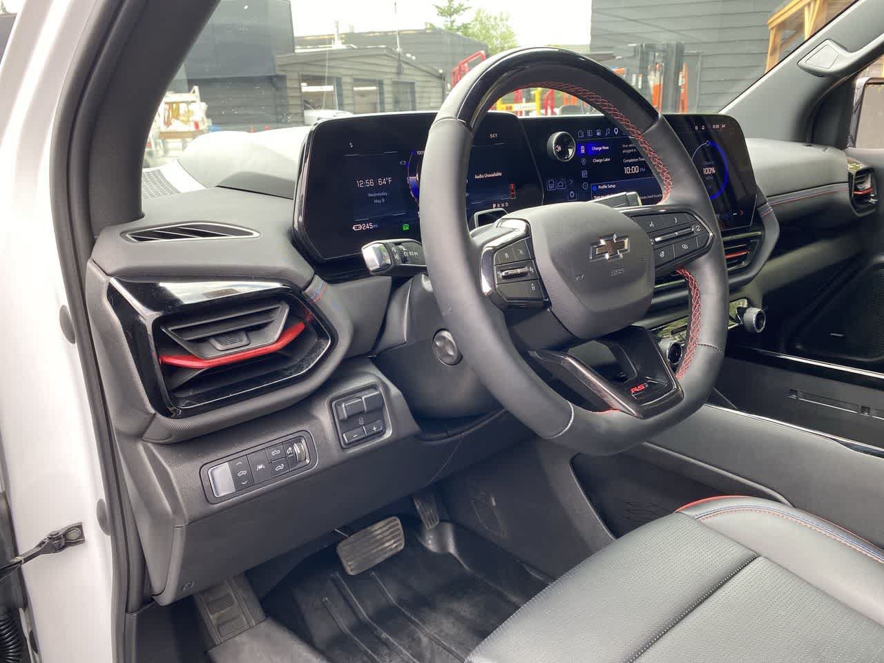 Used 2025 Chevrolet Silverado EV RST AWD/4WD image 2