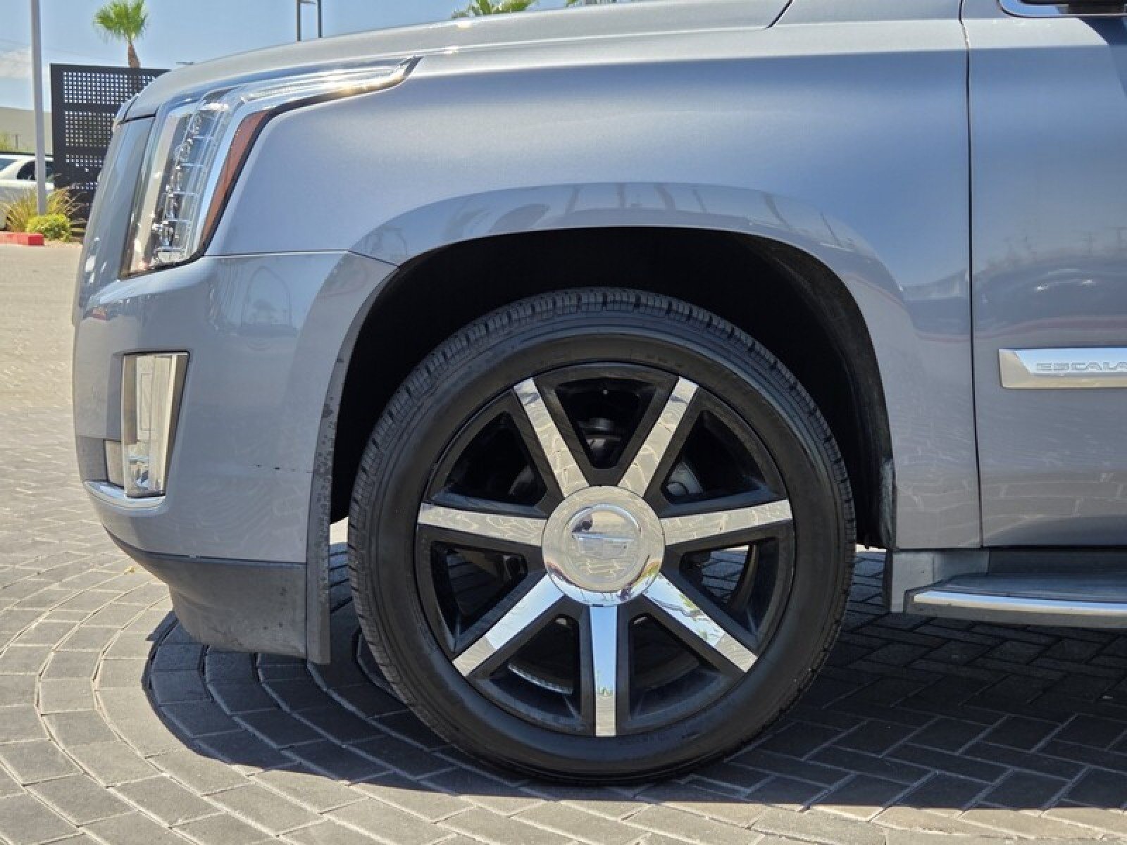 Used 2016 Cadillac Escalade ESV Luxury AWD/4WD image 12