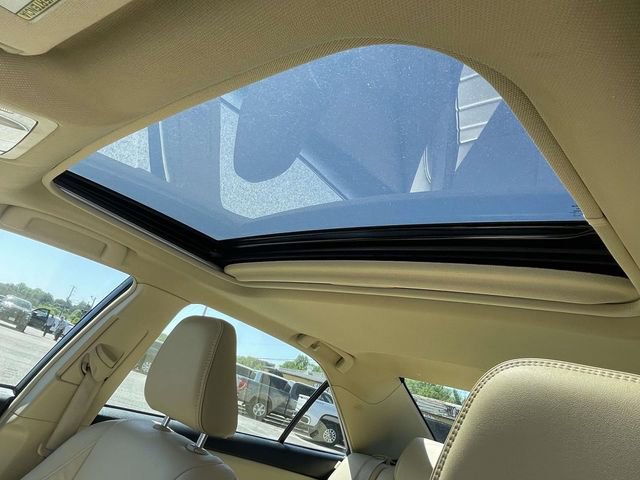 Used 2017 Toyota Camry XLE w/ Moonroof Package image 17