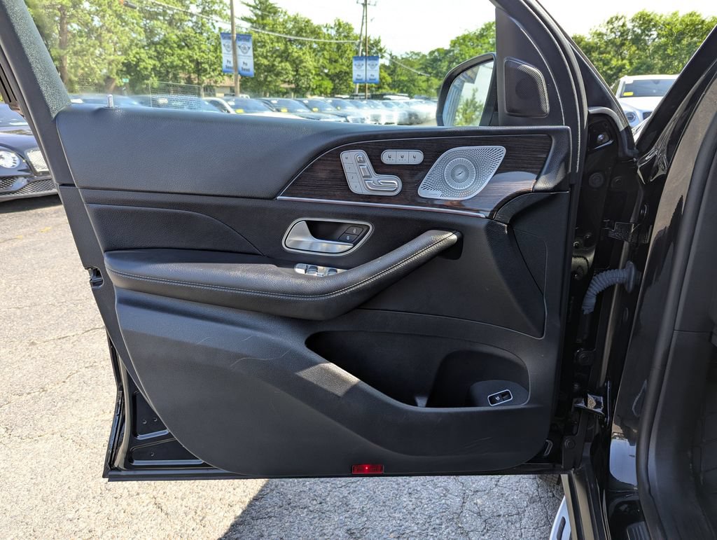 Used 2022 Mercedes-Benz GLS 450 4MATIC image 11