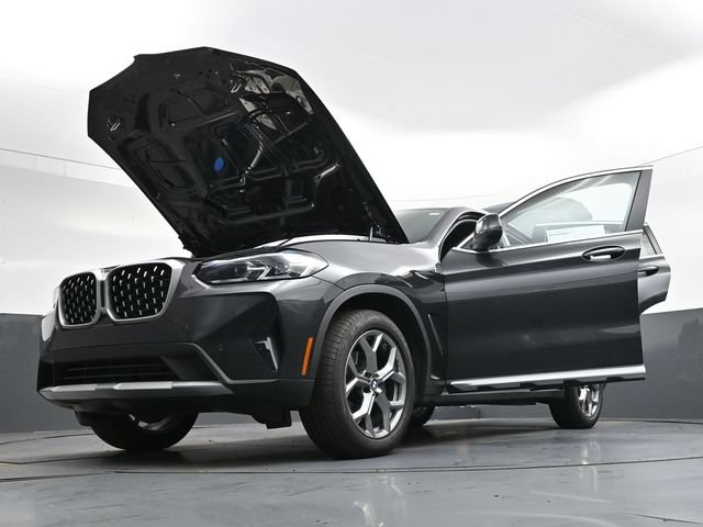 Used 2025 BMW X4 xDrive30i AWD/4WD image 48
