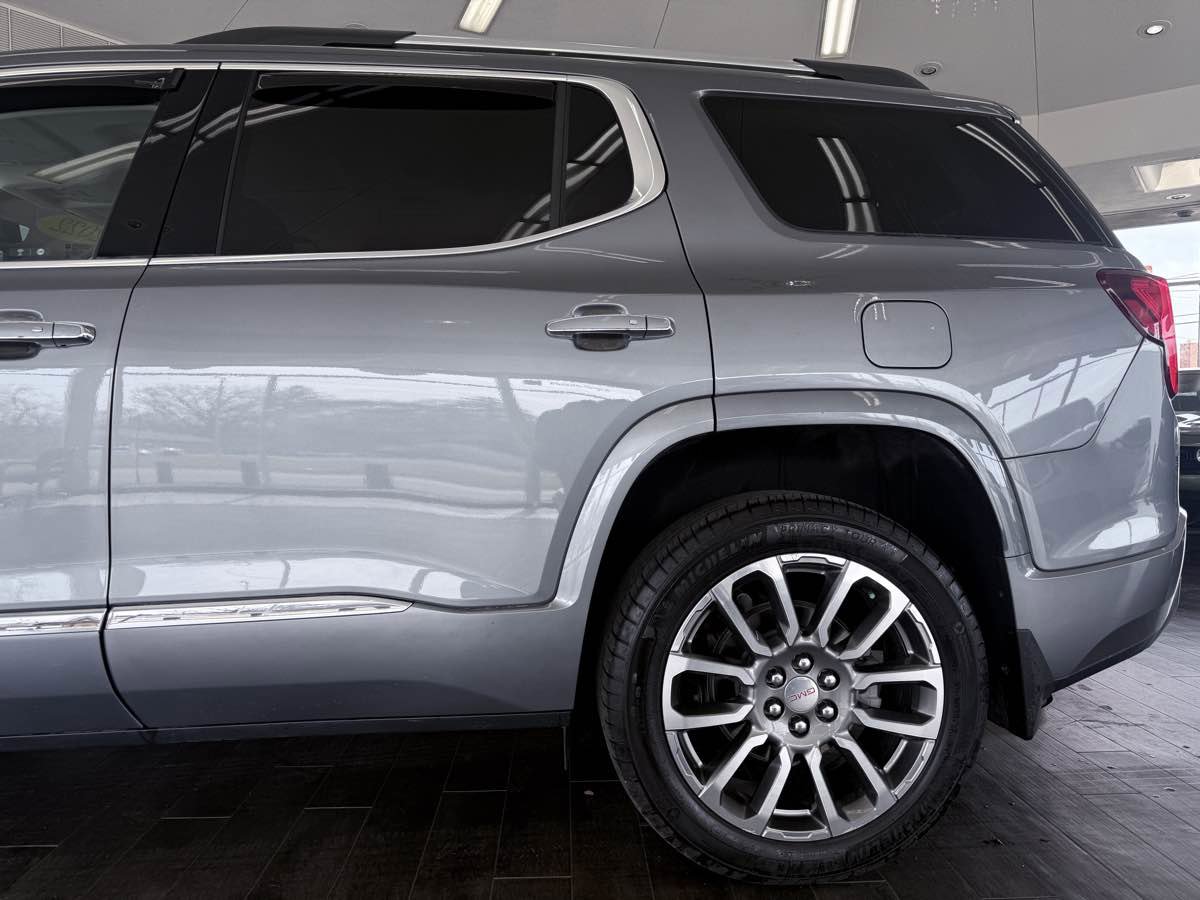 Used 2022 GMC Acadia Denali w/ Denali Ultimate Package FWD image 24