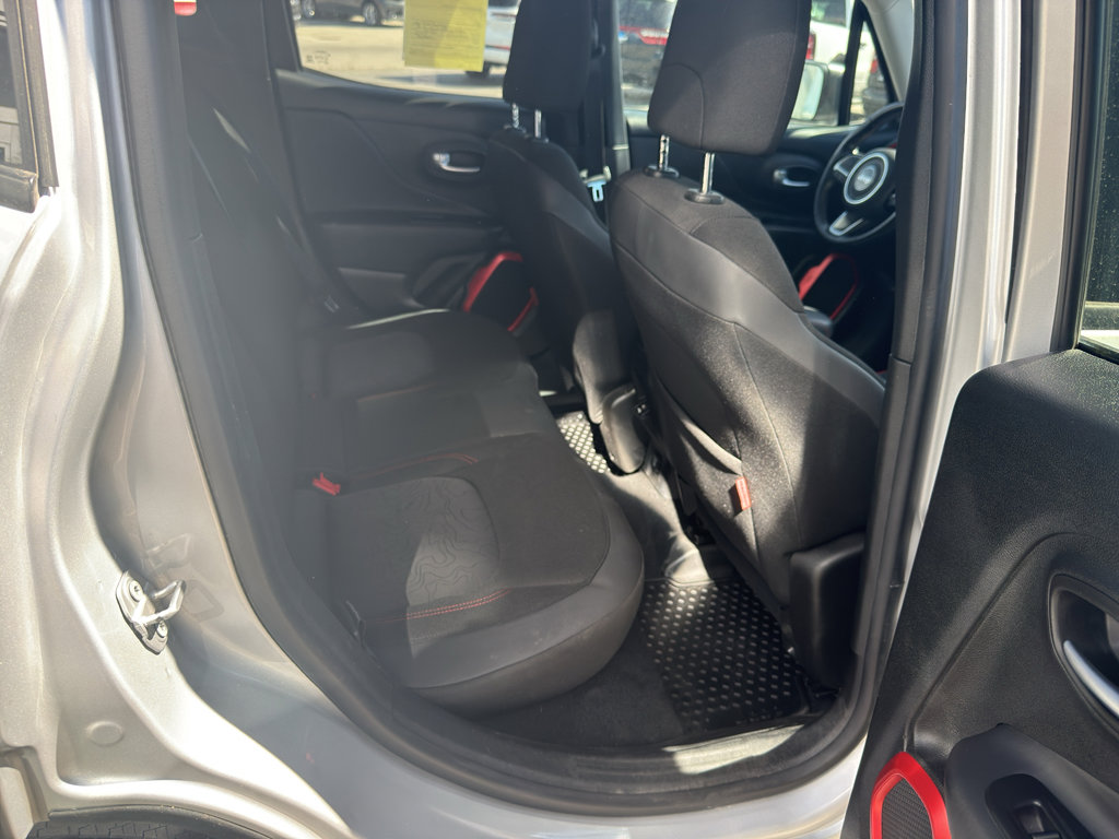 Used 2018 Jeep Renegade Trailhawk w/ Cold Weather Group II image 12