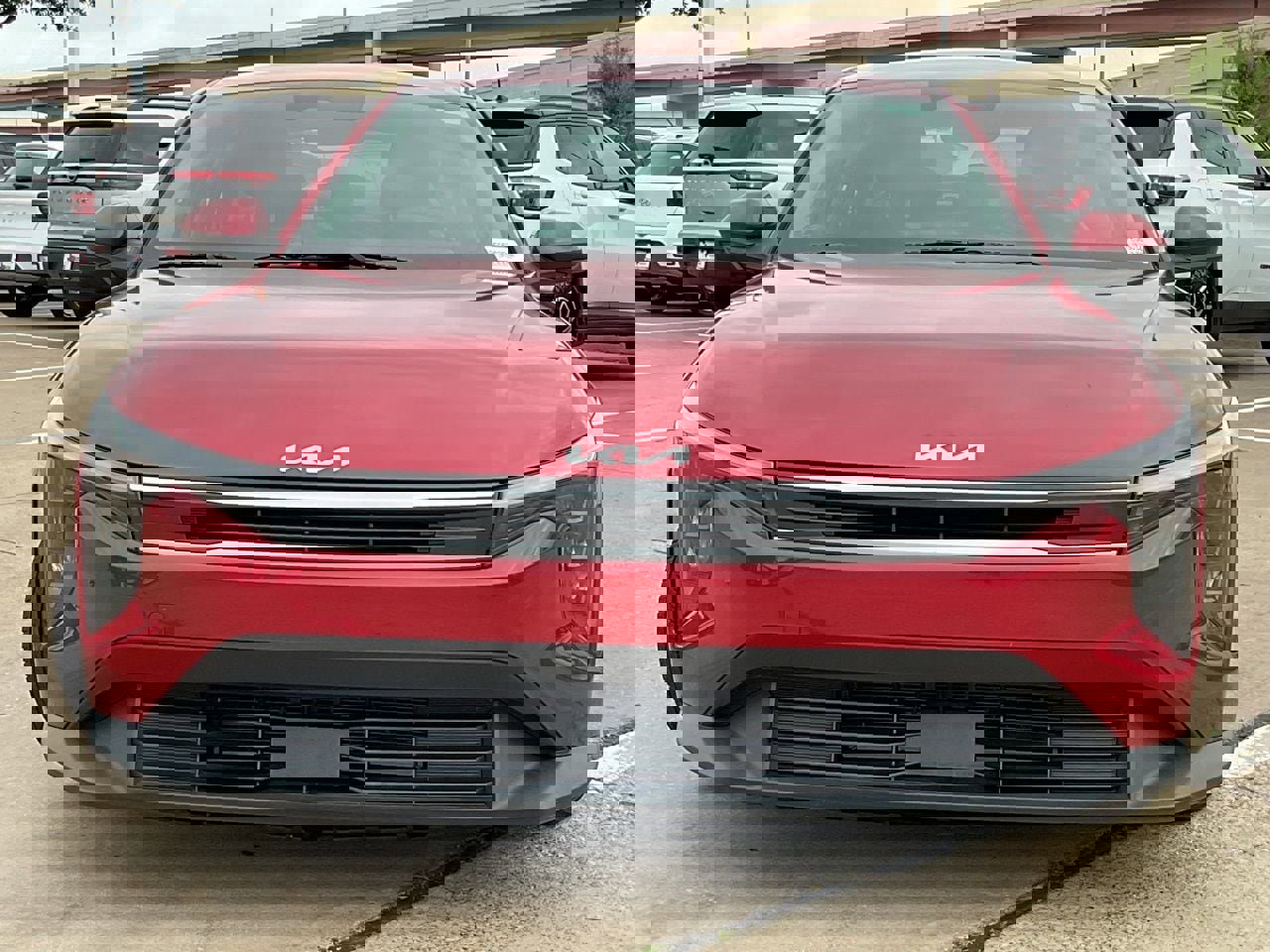 Used 2025 Kia K4 LXS image 3