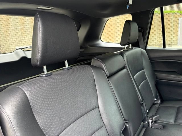 Certified 2025 Honda Passport EX-L image 32