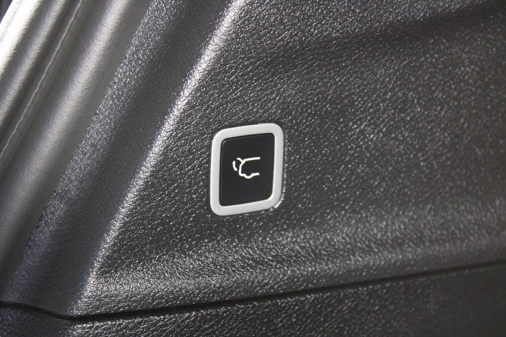 Used 2025 Chrysler Pacifica Limited image 15