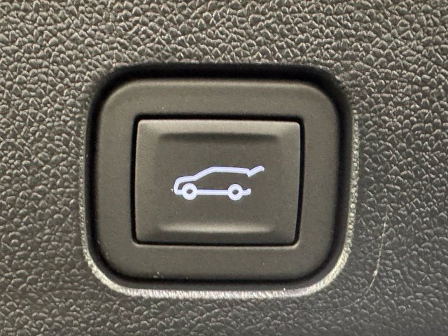 New 2027 Chevrolet Traverse Z71 w/ Enhanced Driving Package AWD/4WD image 32