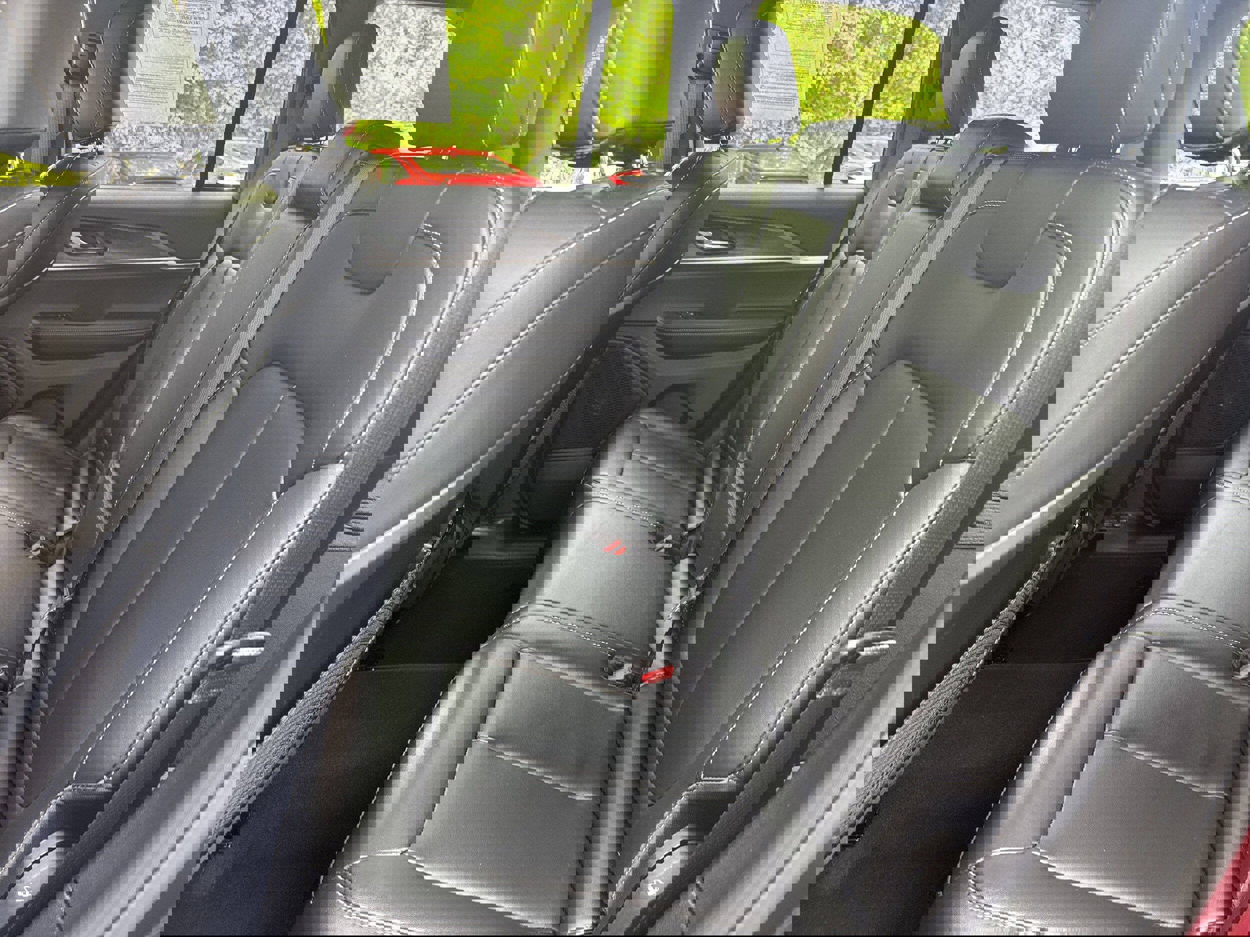 Used 2025 Jeep Grand Cherokee Limited w/ Black Appearance Package AWD/4WD image 9