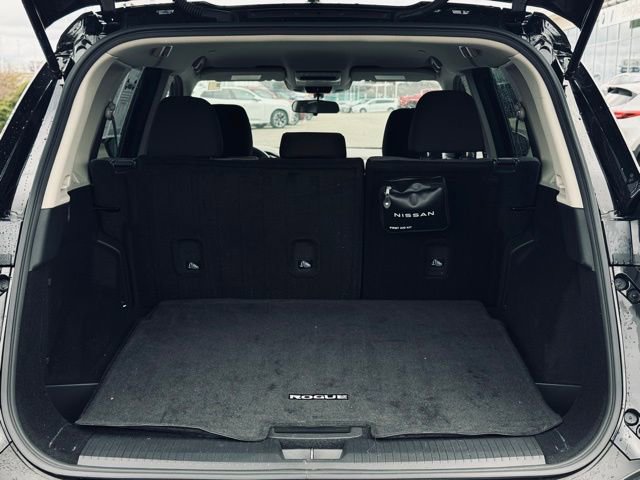 Used 2023 Nissan Rogue SV image 10