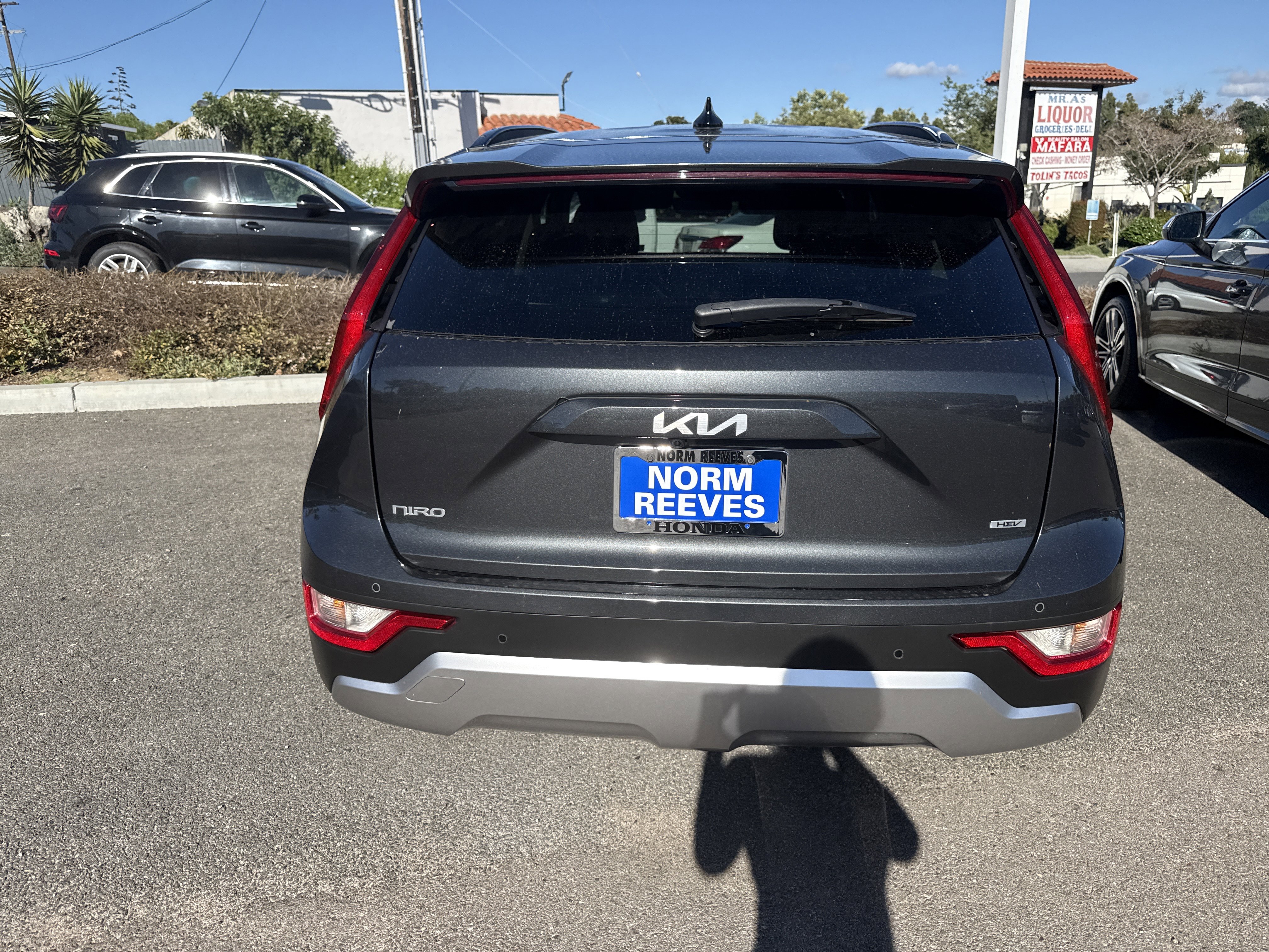 Used 2023 Kia Niro EX image 5