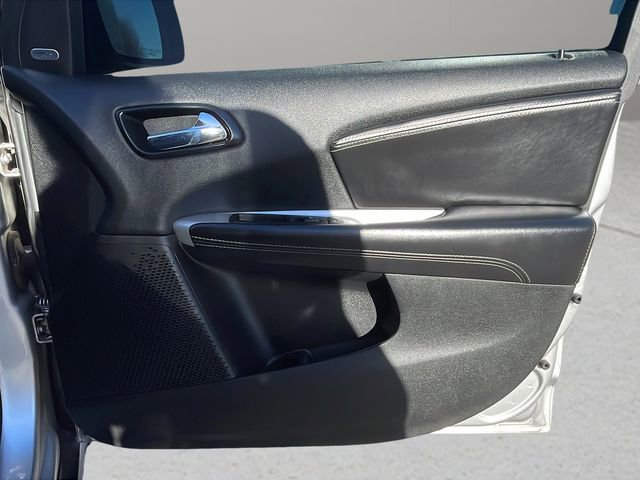 Used 2014 Dodge Journey SXT w/ Flexible Seating Group image 13