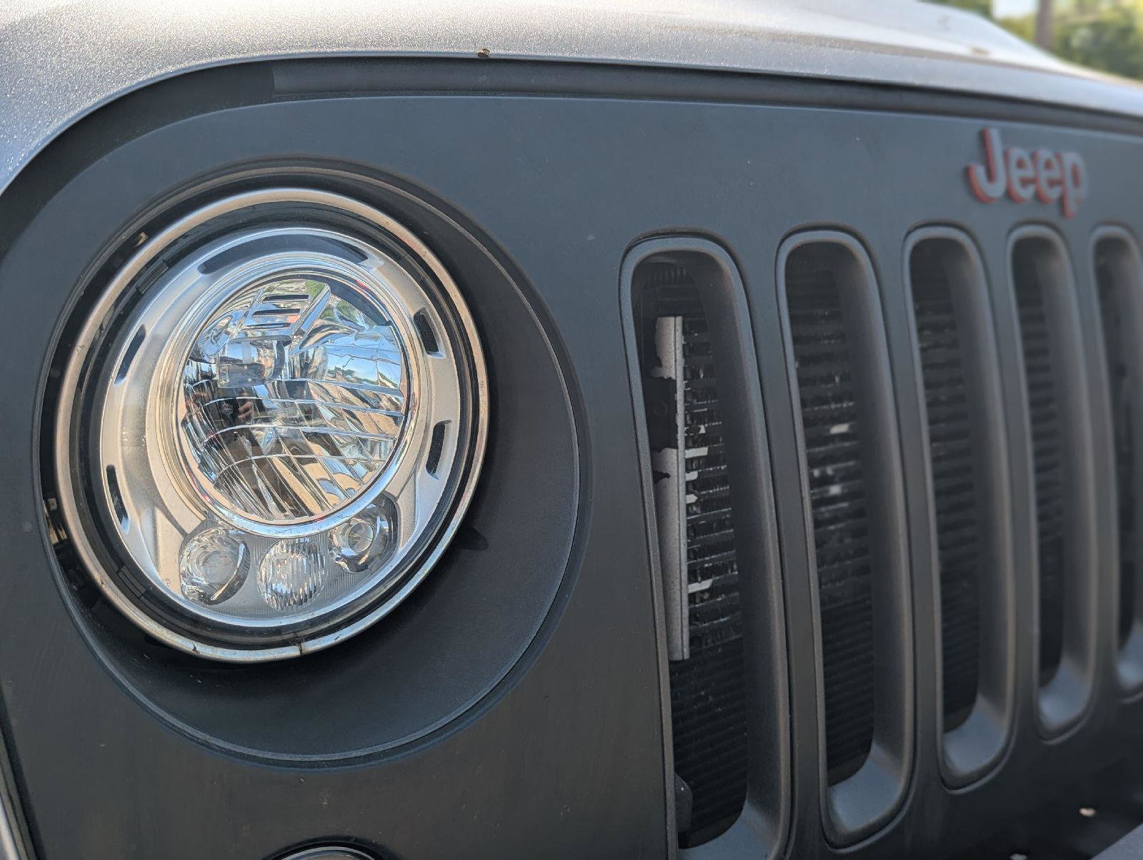 Used 2018 Jeep Wrangler Unlimited Rubicon w/ Max Tow Package AWD/4WD image 35