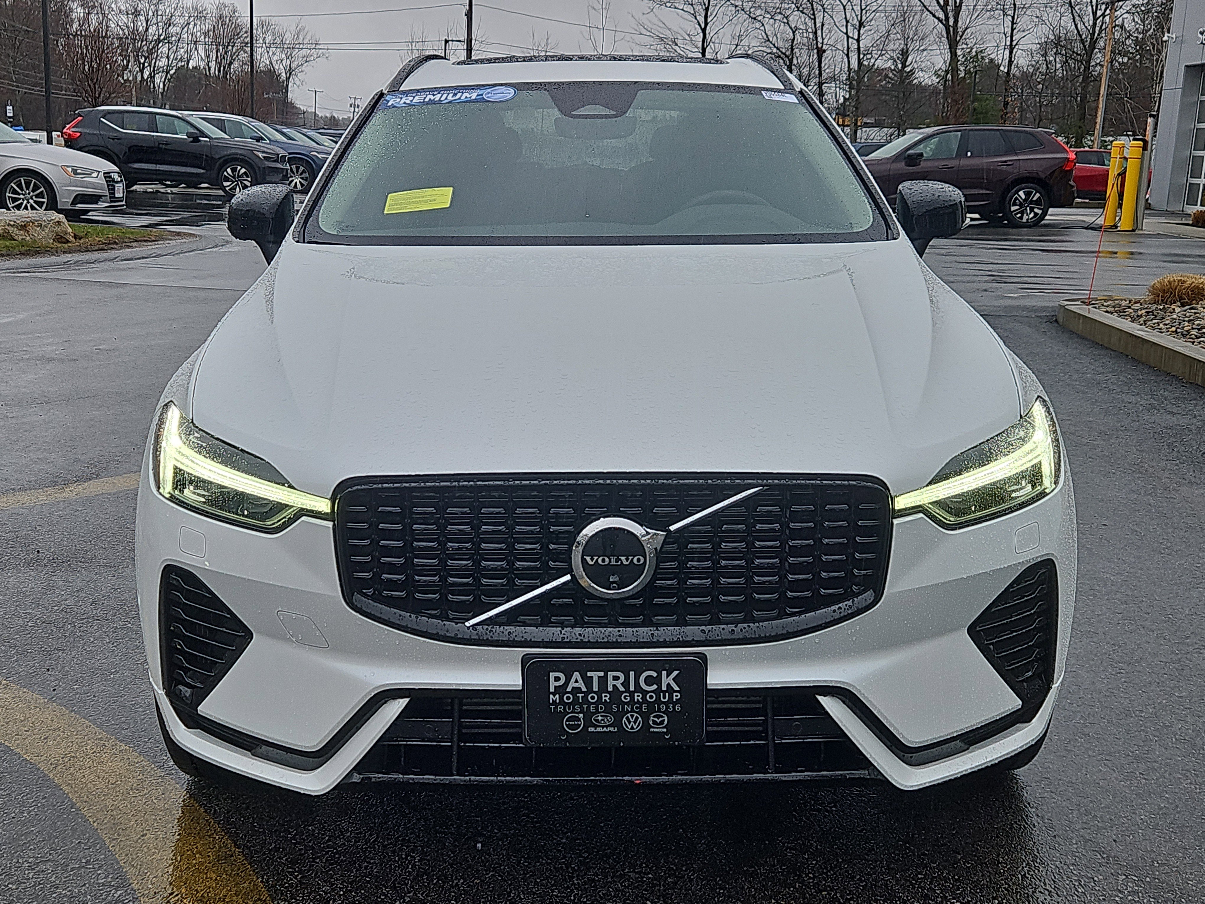 Used 2025 Volvo XC60 T8 Plus w/ Climate Package image 25