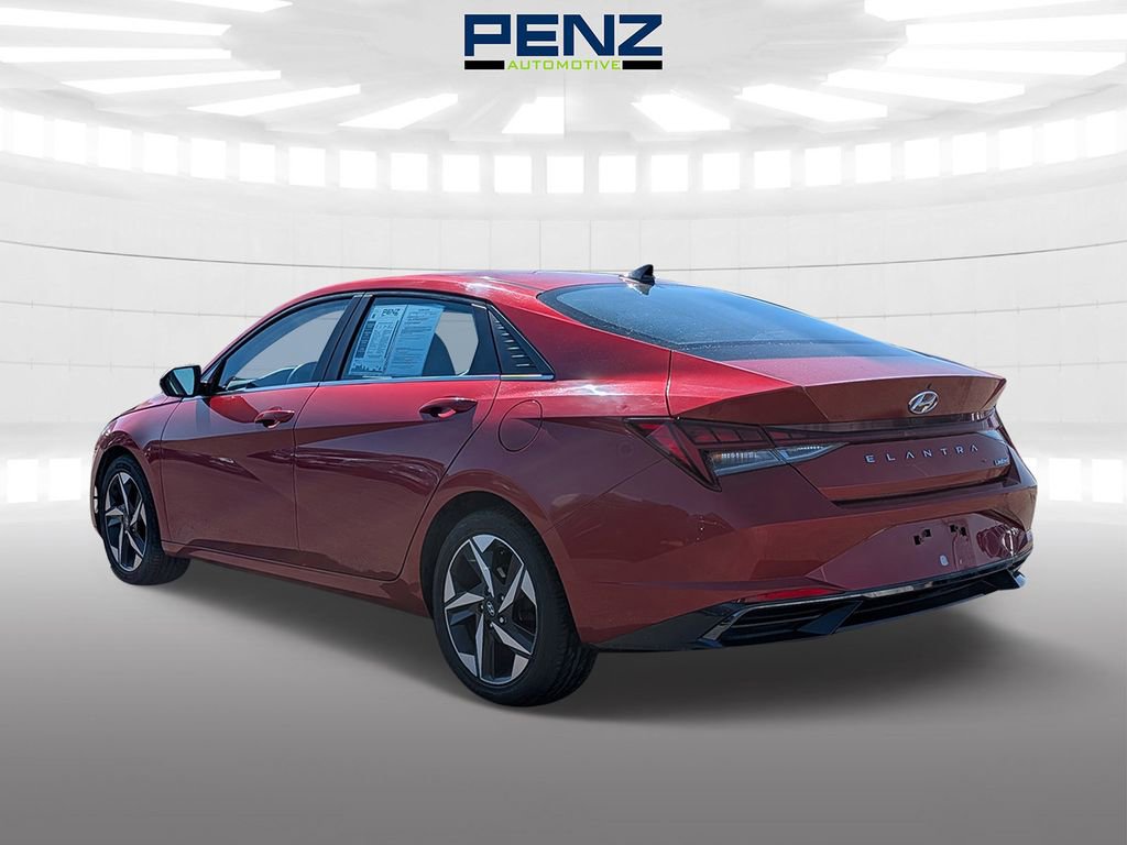 Used 2022 Hyundai Elantra Limited image 5