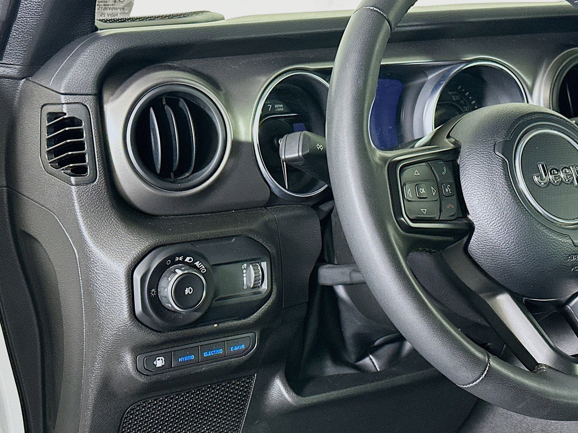 Used 2023 Jeep Wrangler Unlimited w/ Cold Weather Group image 16