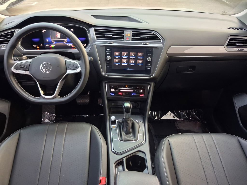 Used 2023 Volkswagen Tiguan SE FWD image 9