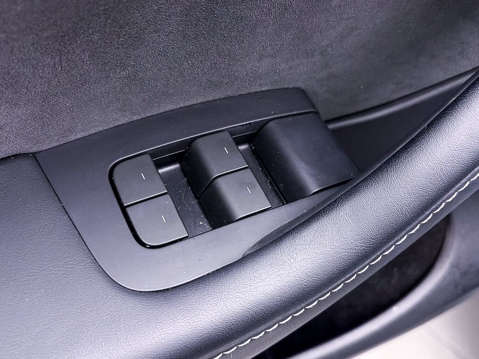 Used 2025 Tesla Model Y Long Range RWD image 17
