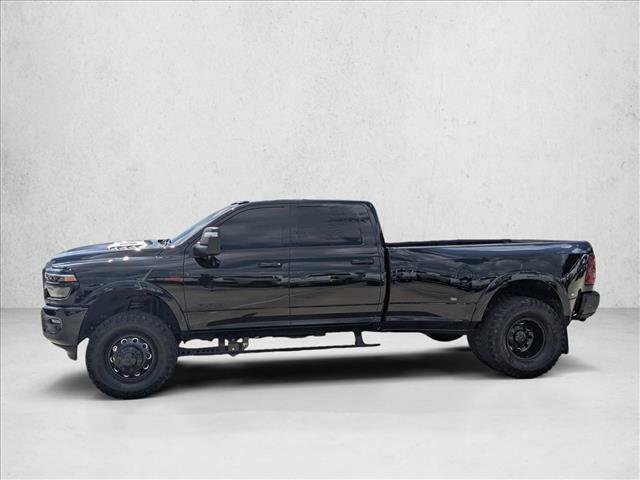 Used 2025 RAM 3500 Limited AWD/4WD image 9