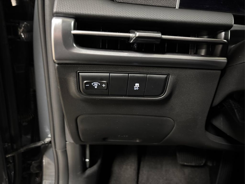 Certified 2025 Hyundai Tucson SE image 36