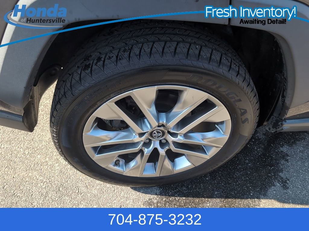 Used 2019 Toyota RAV4 XLE Premium image 10