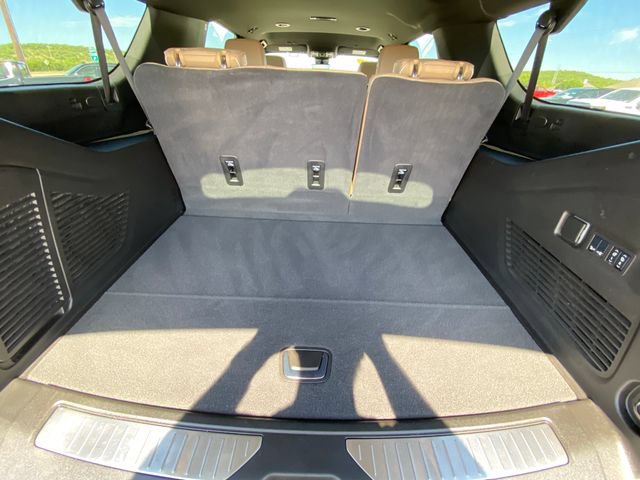 Used 2024 Chevrolet Suburban Premier AWD/4WD image 17