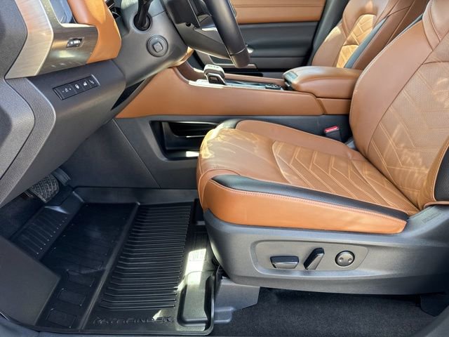 Used 2024 Nissan Pathfinder Platinum image 28