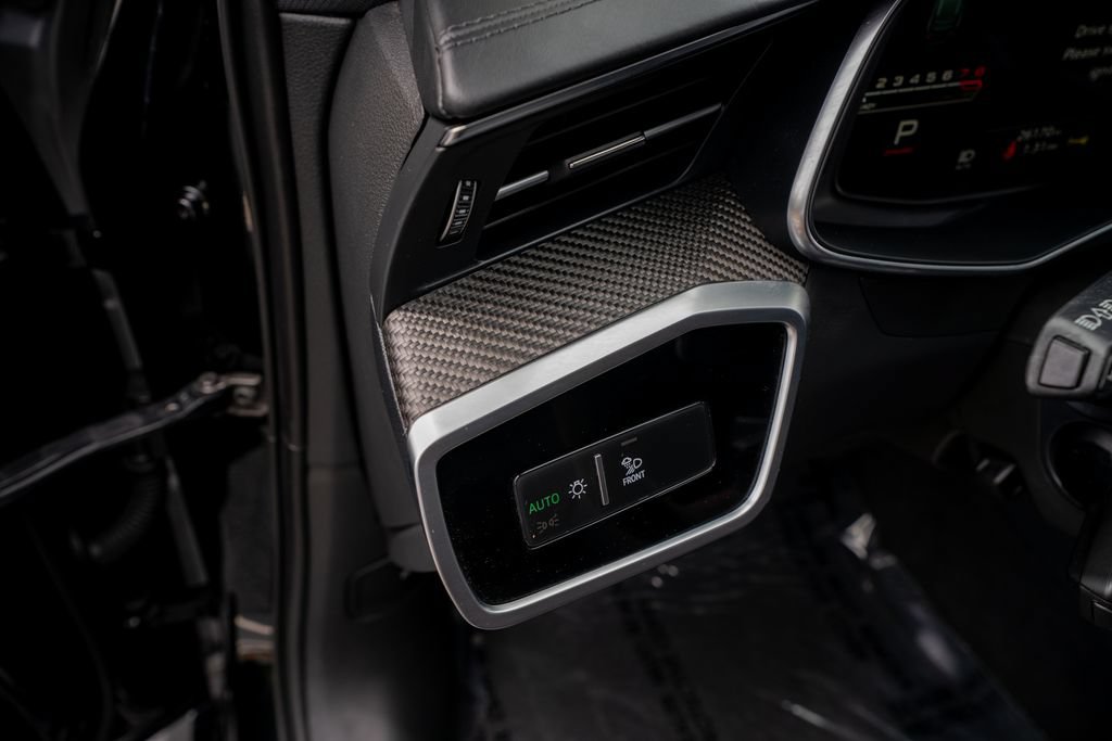 Used 2022 Audi RS 6 AWD/4WD image 36
