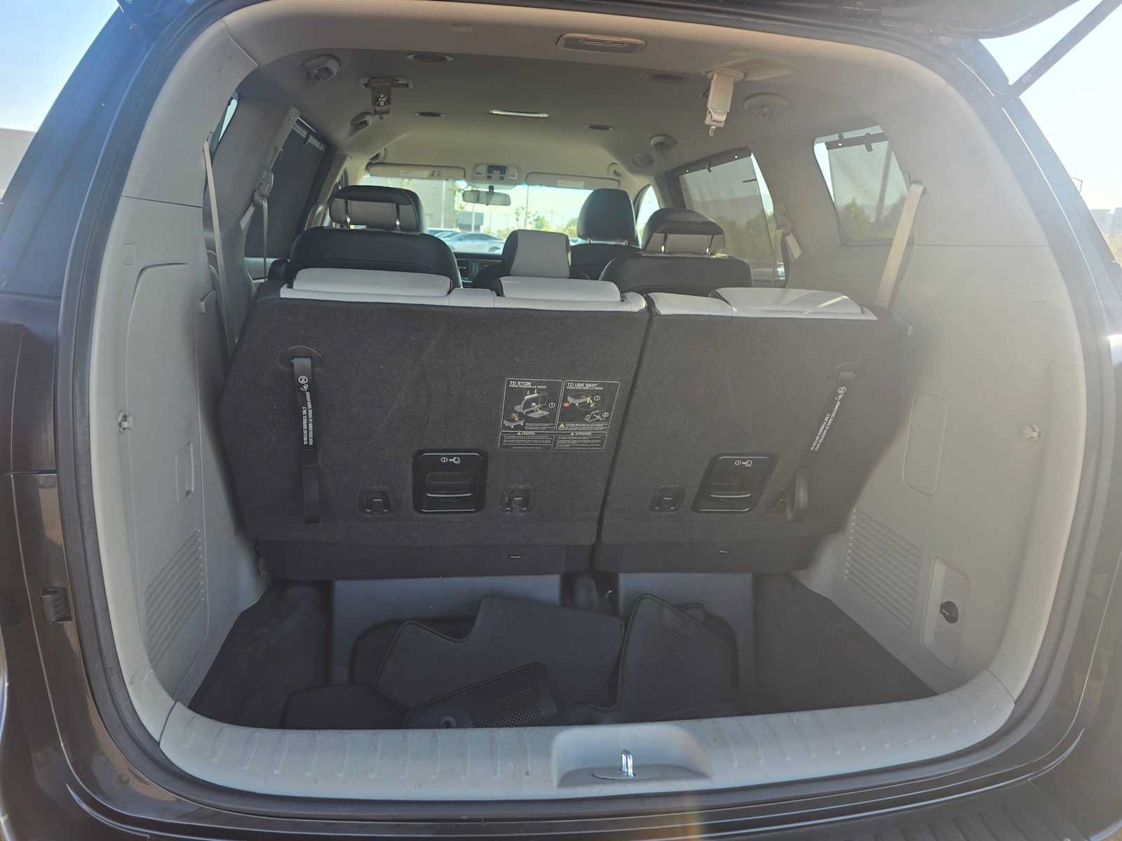 Used 2020 Kia Sedona EX FWD image 15