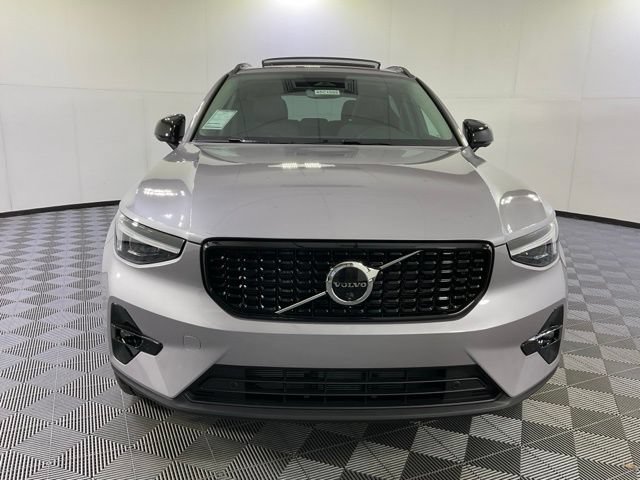New 2026 Volvo XC40 B5 Plus w/ Protection Package Premier AWD/4WD image 2