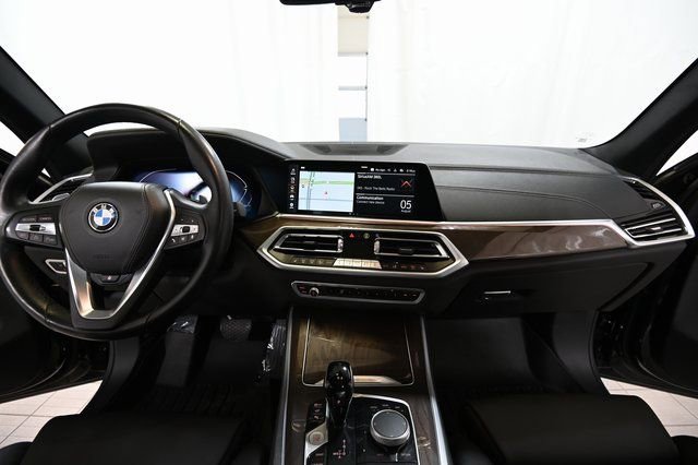 Used 2022 BMW X5 xDrive40i w/ Parking Assistance Package image 2
