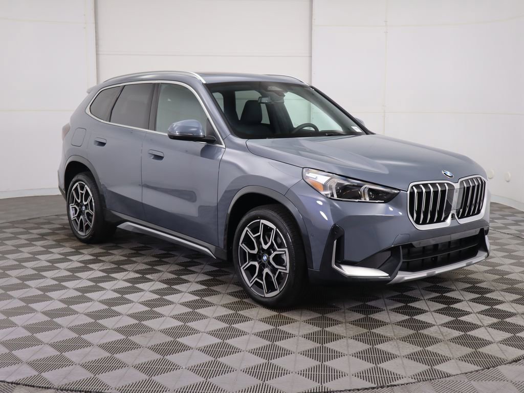 Certified 2025 BMW X1 xDrive28i w/ Technology Package image 4