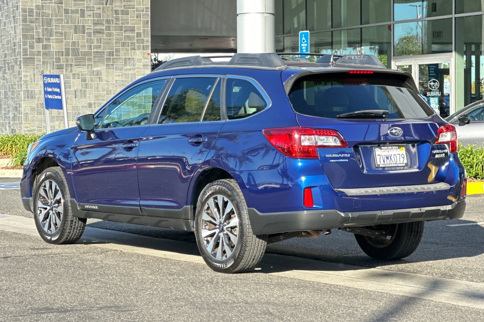 Used 2017 Subaru Outback 2.5i Limited image 6