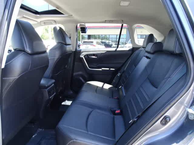 Used 2023 Toyota RAV4 XLE Premium AWD/4WD image 20