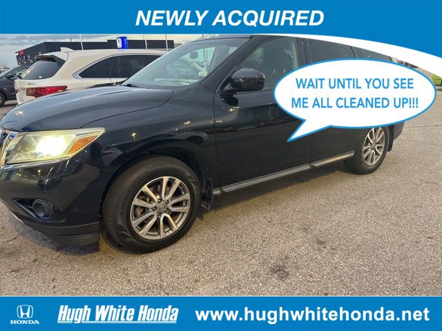 Used 2013 Nissan Pathfinder SV image 1
