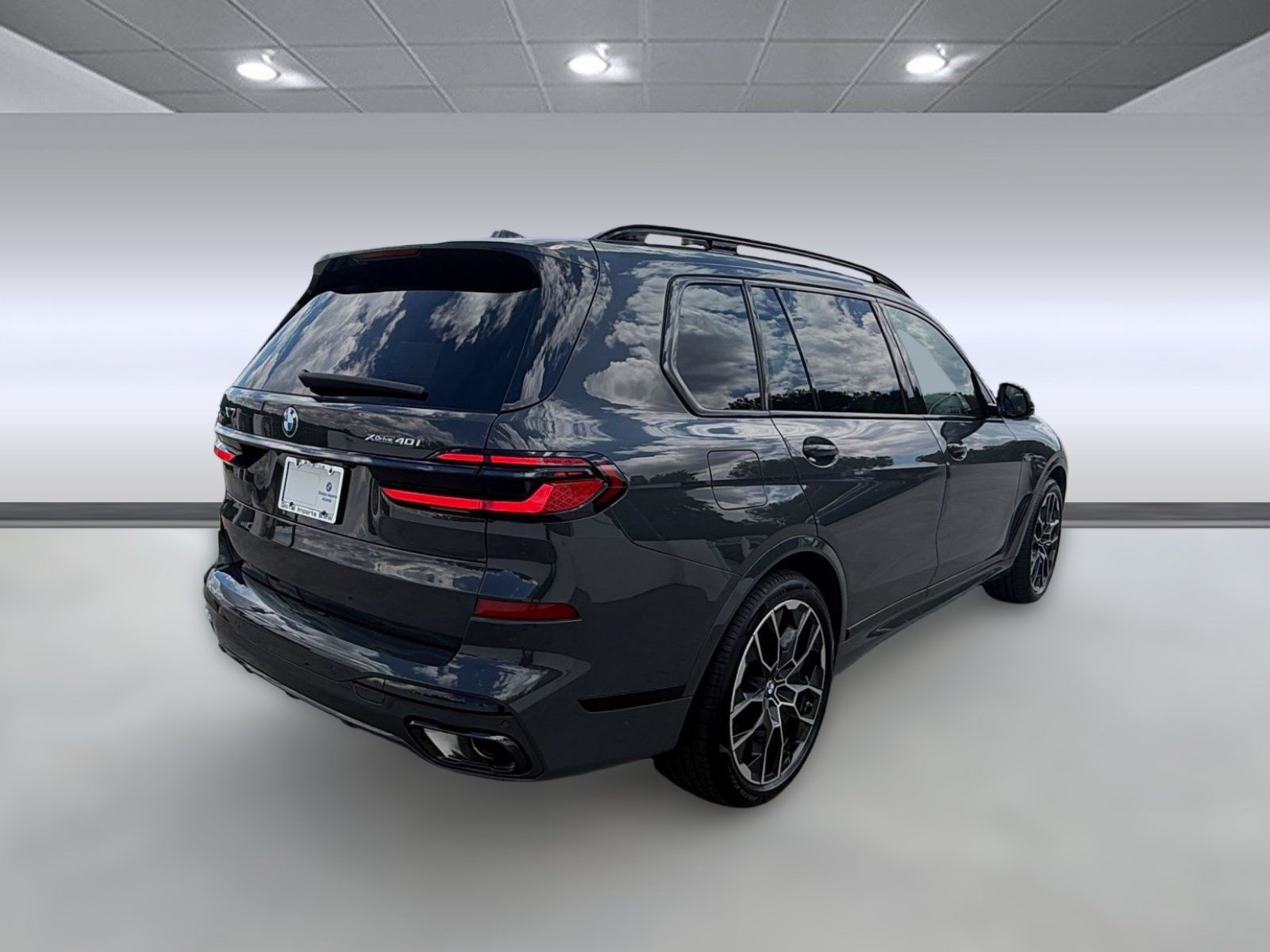 Used 2026 BMW X7 xDrive40i w/ M Sport Package AWD/4WD image 9