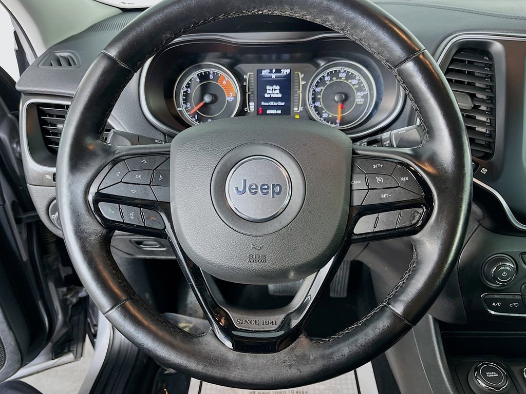 Used 2020 Jeep Cherokee Latitude Plus w/ Cold Weather Group AWD/4WD image 14