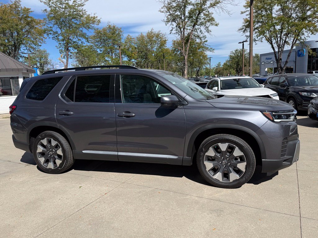 Certified 2026 Honda Pilot Touring image 5