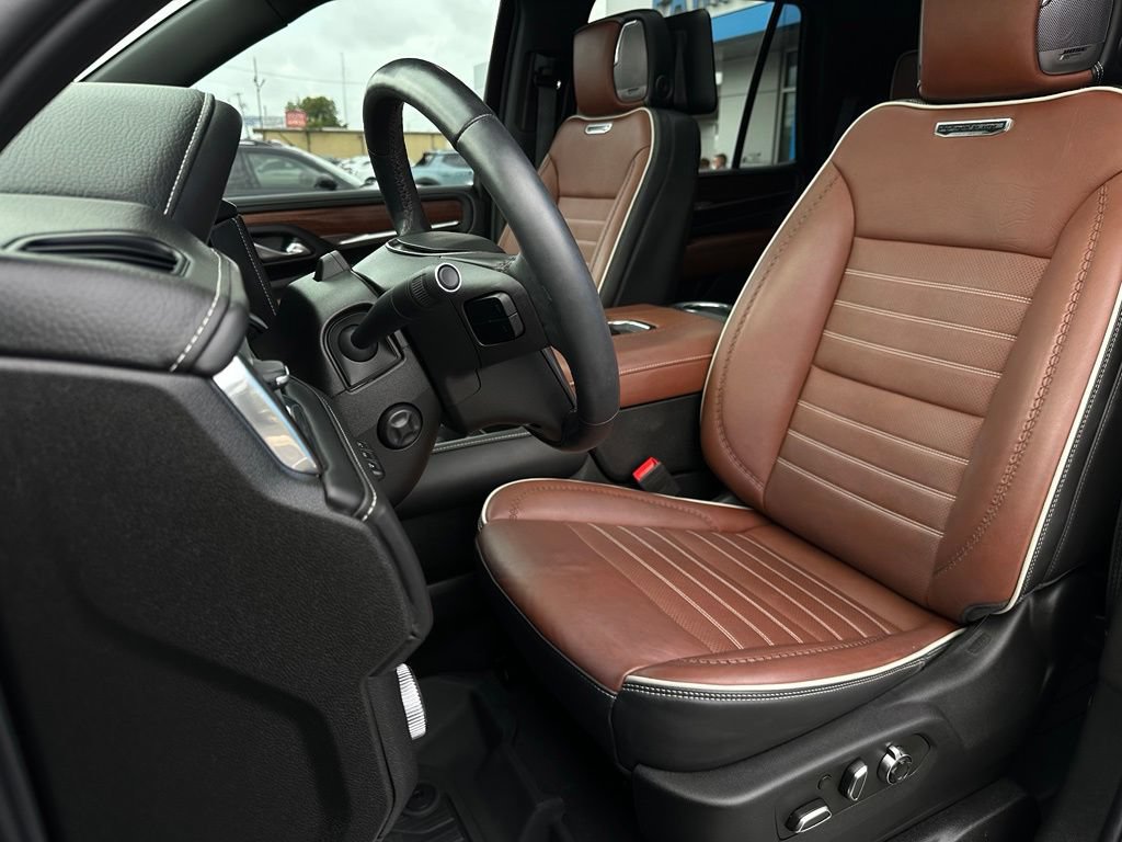 Used 2023 GMC Yukon Denali Ultimate w/ LPO, Floor Liner Package AWD/4WD image 14