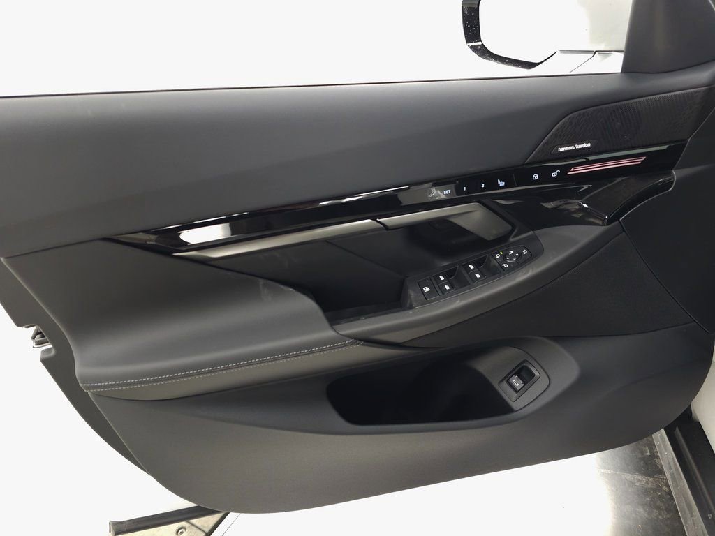 Certified 2025 BMW 530i xDrive image 10