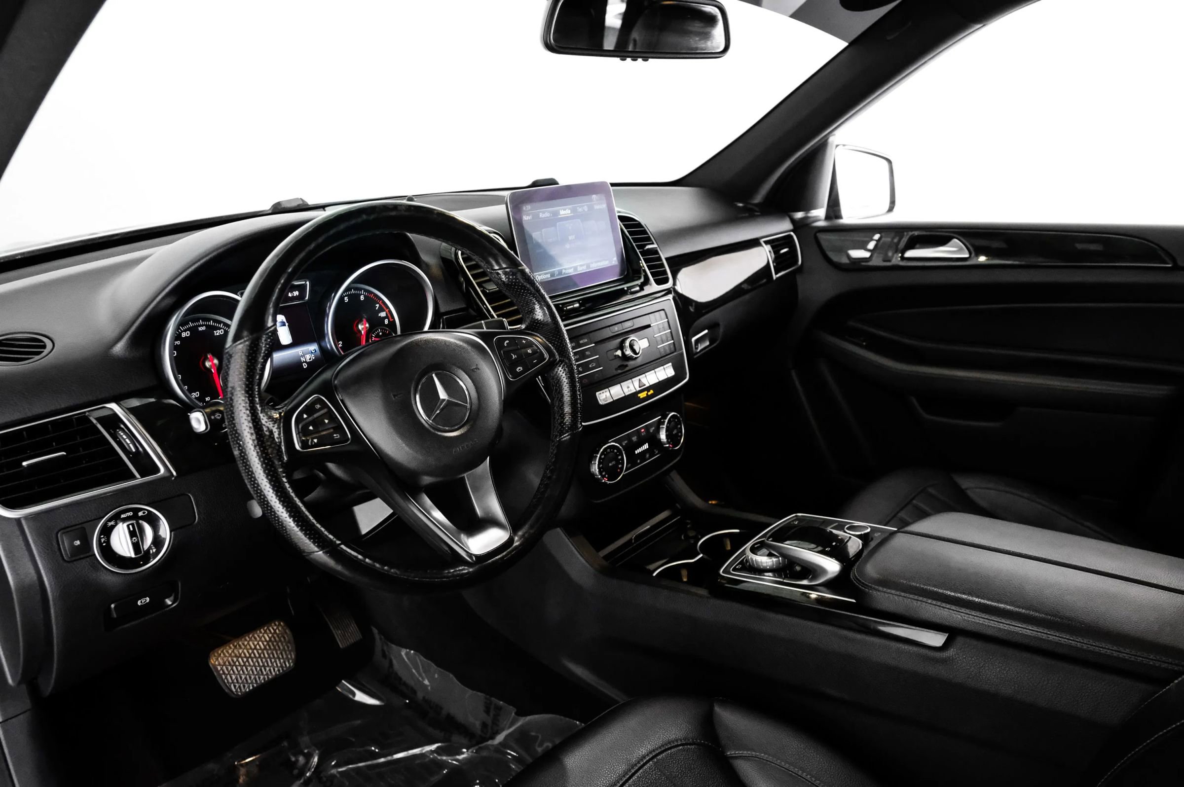 Used 2017 Mercedes-Benz GLE 350 4MATIC w/ Premium 1 Package image 2