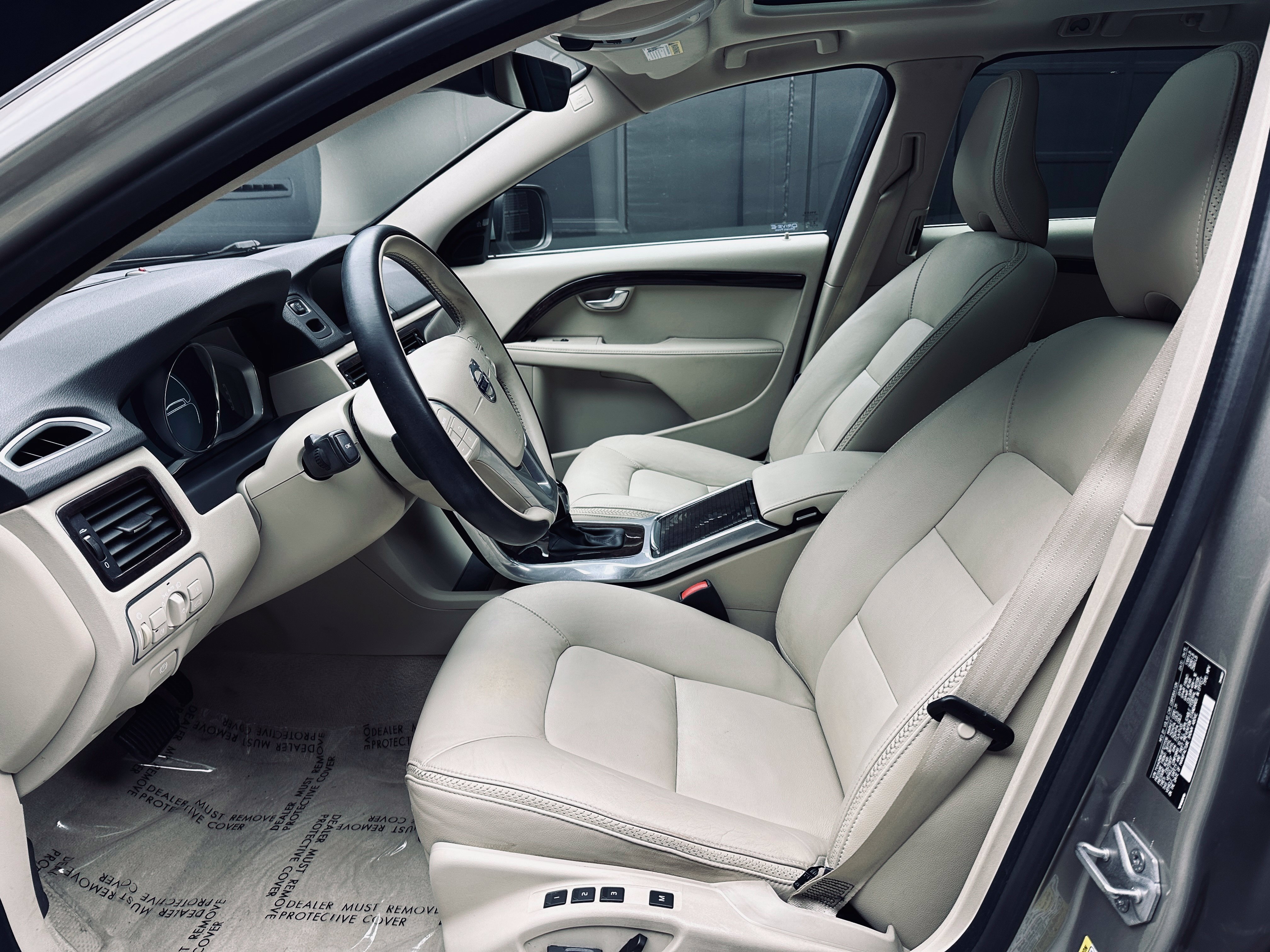 Used 2015 Volvo XC70 T5 Premier w/ Protection Package FWD image 16