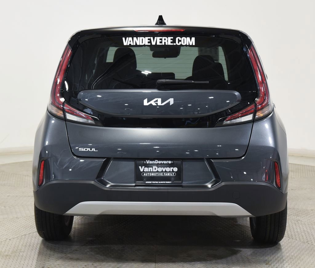Used 2025 Kia Soul LX w/ LX Technology Package FWD image 13