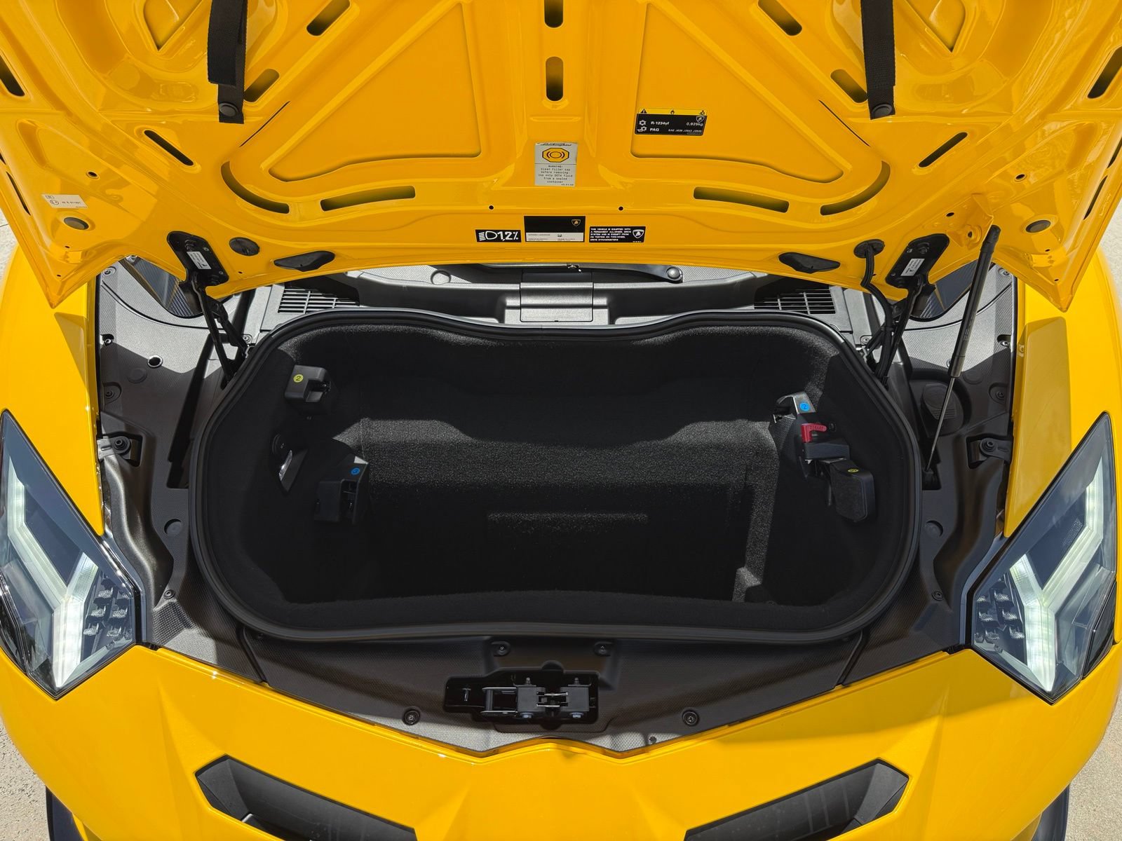 Used 2021 Lamborghini Aventador SVJ AWD/4WD image 48