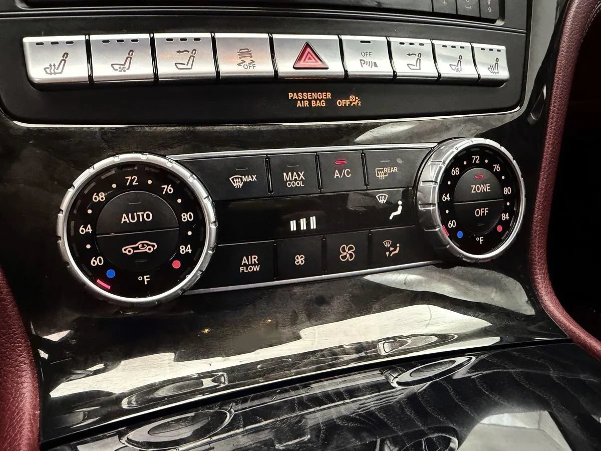 Used 2017 Mercedes-Benz SL 550 image 29