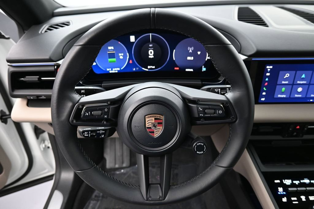 Certified 2025 Porsche Macan Electric RWD image 12