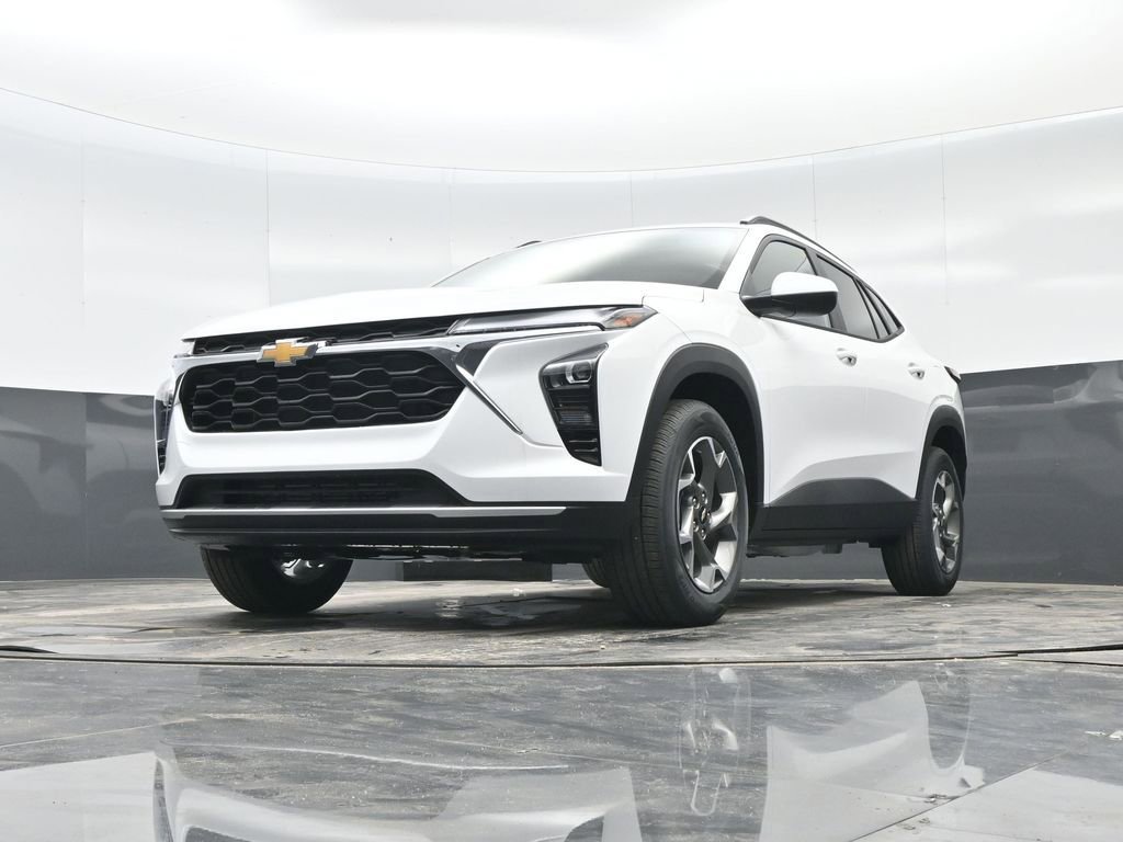 New 2026 Chevrolet Trax LT w/ Sunroof Package image 32